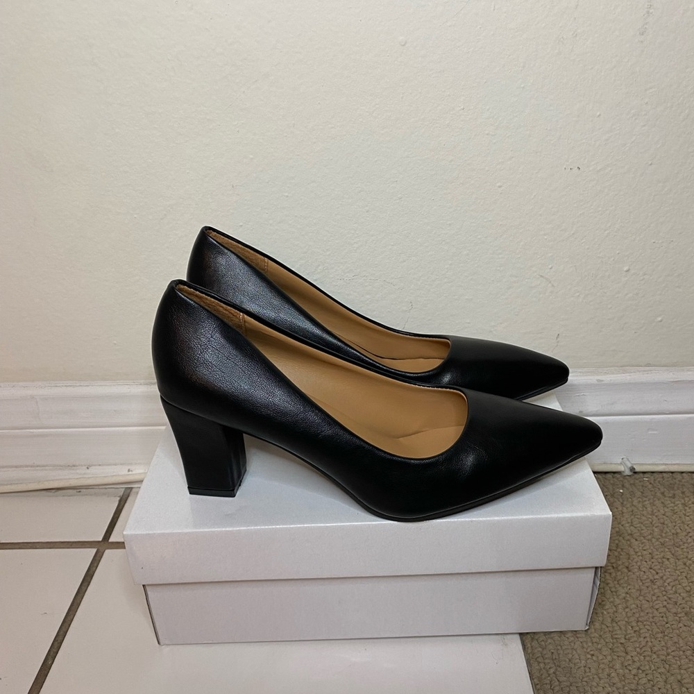 SHEIN black pointed court pumps